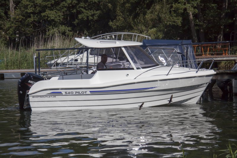 BOOTSOUTLET - NEUBOOTE ZU UNSCHLAGBAREN, GÜNSTIGEN OUTLETPREISEN